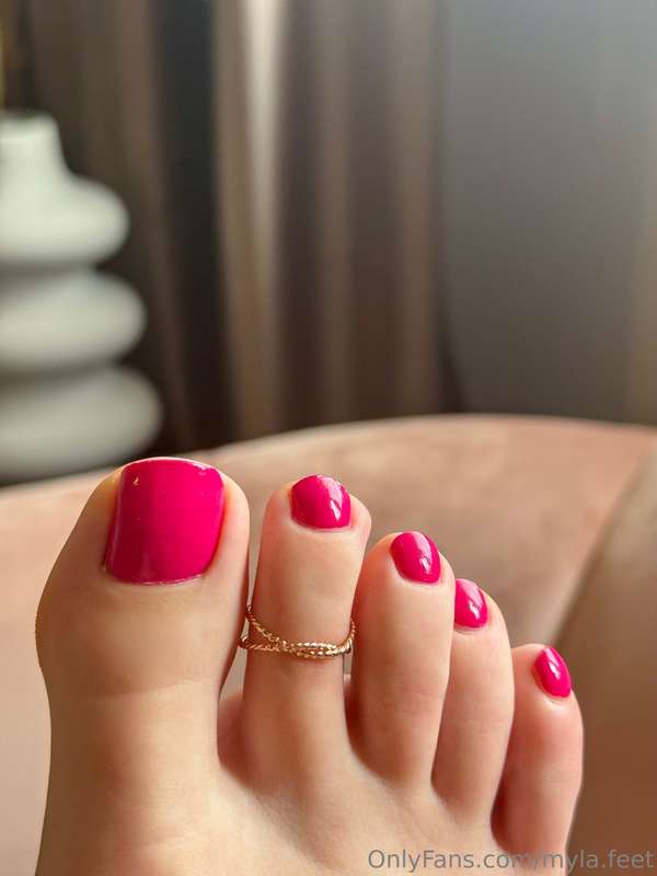 Do you like toerings/ foot jewellery on me? ✨