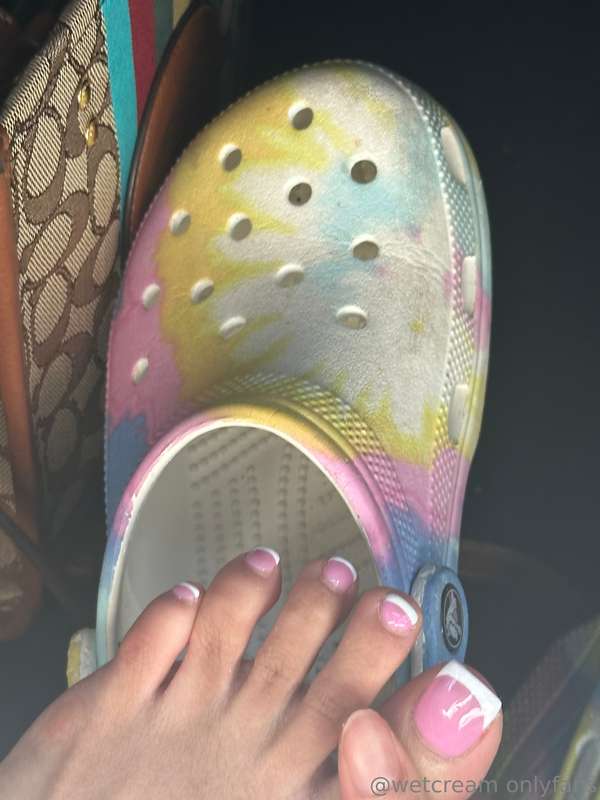 riding dildo & look at my new toes they pretty 💕💦💦🤤 3
