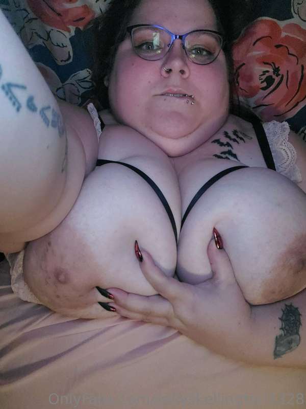Happy Titty Tuesday yall 1
