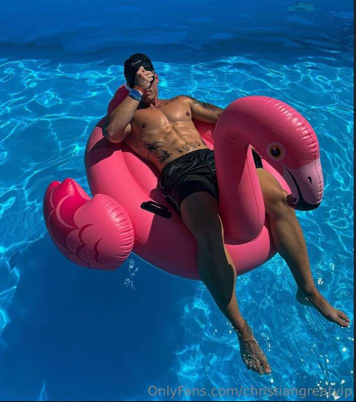 What is hotter? 🤭 Me or the pink flamingo? 🦩💦