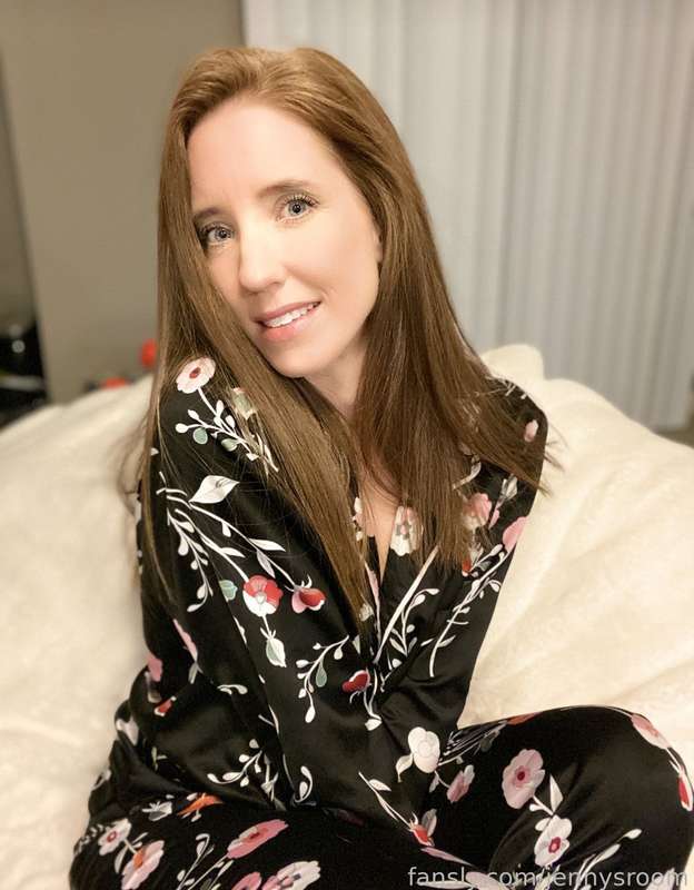 Jennysroom1 - Fansly - 11 Feb, 2025 2