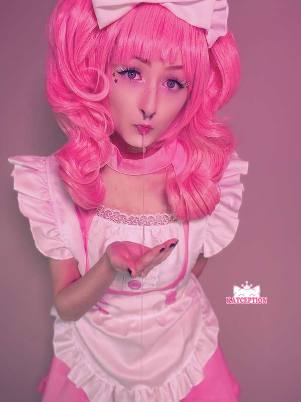 Maid 💓 I wanted to wear the bow on my head instead of my dre.. 5
