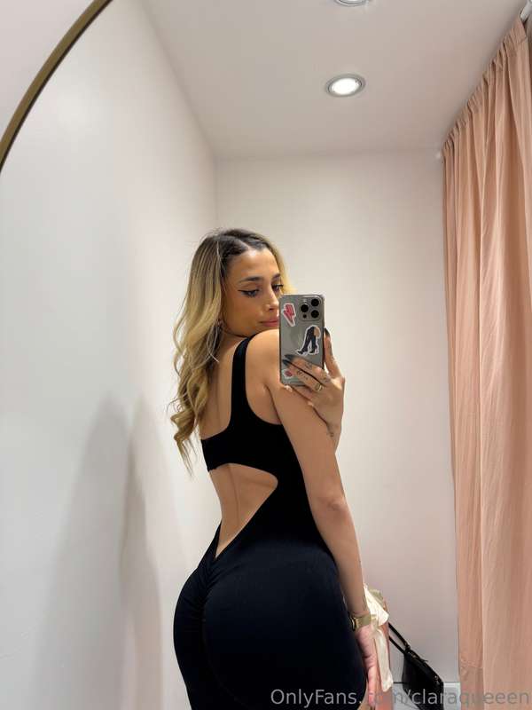 This outfit didn’t stay on long