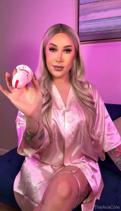 I think your cock would look SO good in this little pink cag..