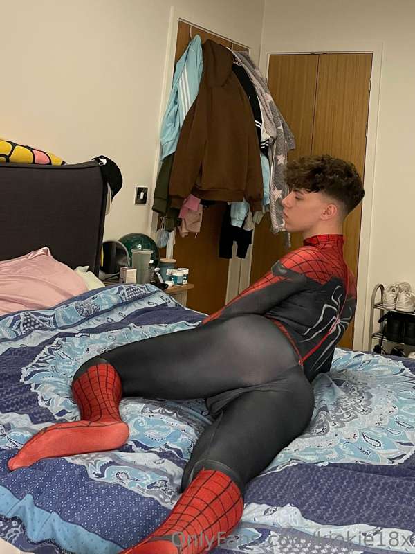 Happy Halloween from your friendly neighbourhood spider twin.. 14