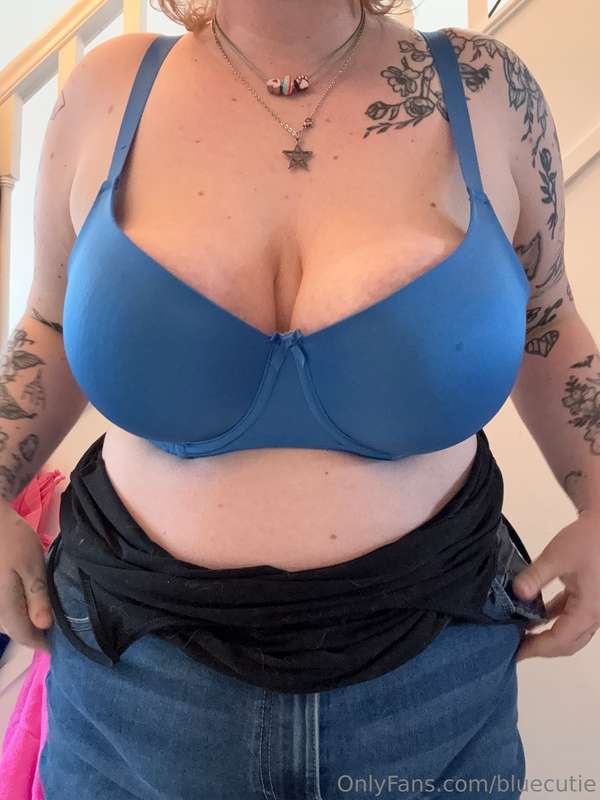 Dressed - bra - tits! Swipe away! 3