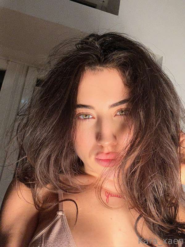 wanna touch? 💫🍒