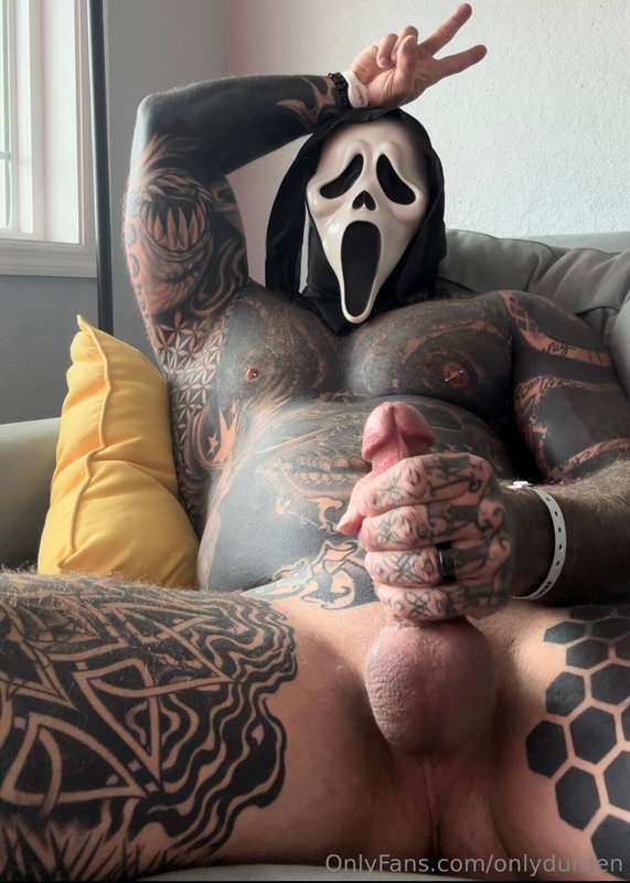 Would you watch a scary movie with me? 3