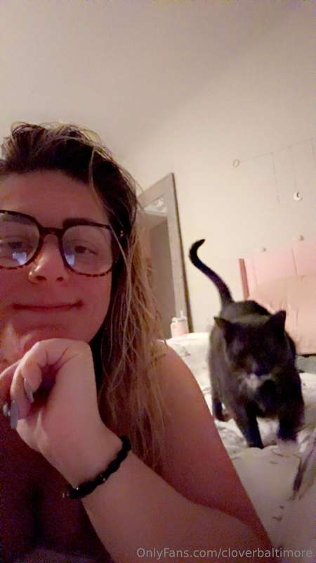 Hiiiii!!! I just hopped on live for a moment to make sure it..