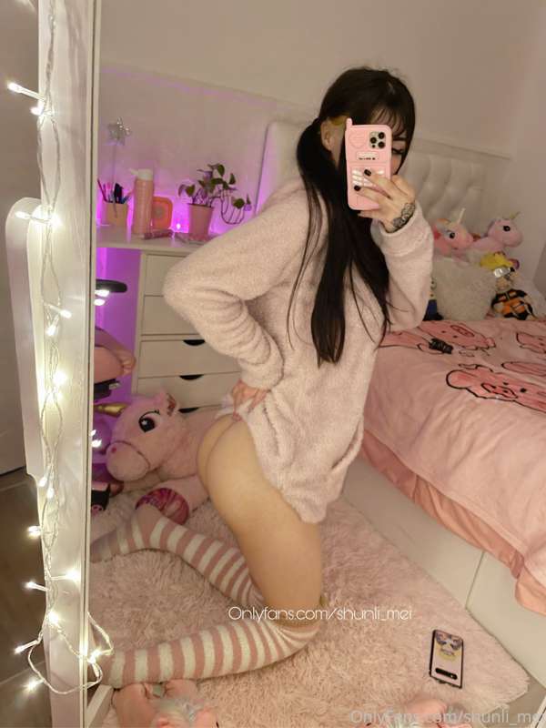 Hi daddy! 👉🏻👈🏻 Say goodnight to me 🥺💖 10