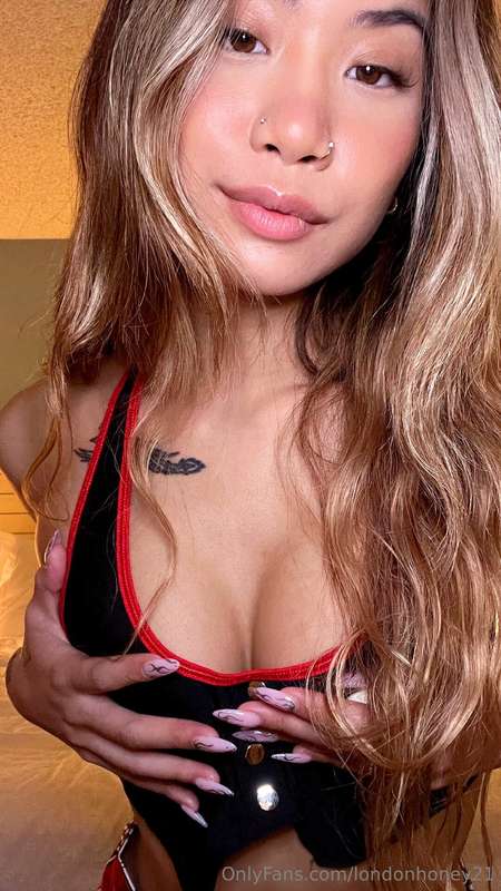 I wish this was your hands! 🍒