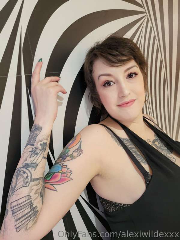 Alexiwildexxx - Onlyfans - 19 Oct, 2022