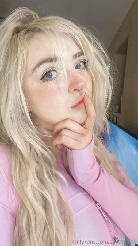 Comment “hi” if you want me to dm you 🥰