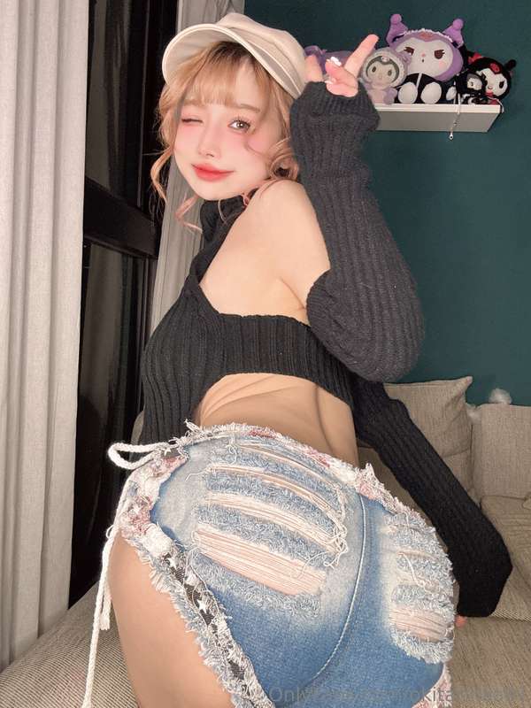 Do you like this sweater？ Can I wear this sweater and go out.. 22
