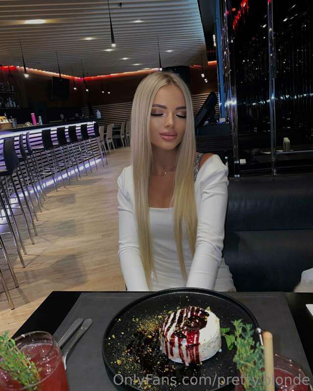 What do you want for dessert? Maybe me? 🍰🍓🍦