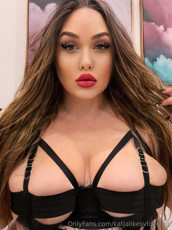 Does this lipstick colour look good you think?@katjauncensor..
