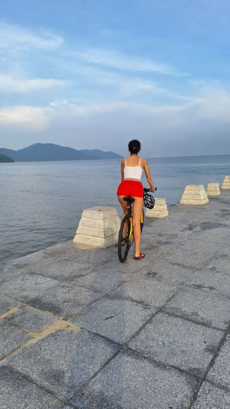 Short sexy photoset at the beach 🚲🌴🤩  I was riding bycicle. .. 6