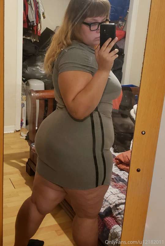 👀 posting alot tonight . 6