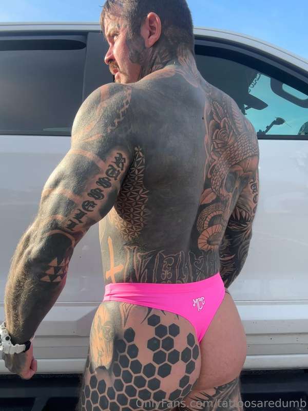 McE swim thong 🥵
