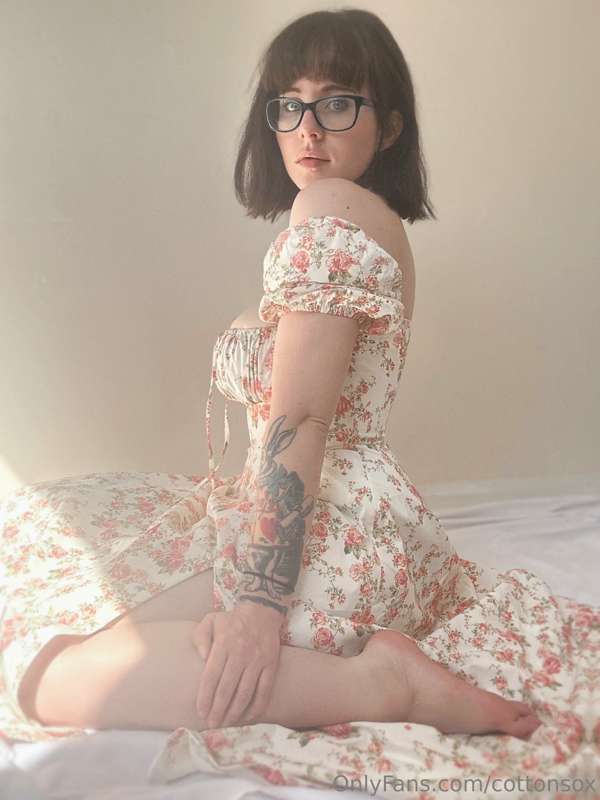 I got a new dress. I don't remember buying it (and I have to.. 7