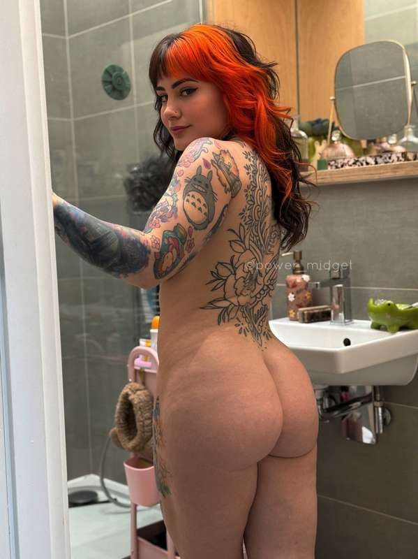 Swipe to drop my towel 😉 1
