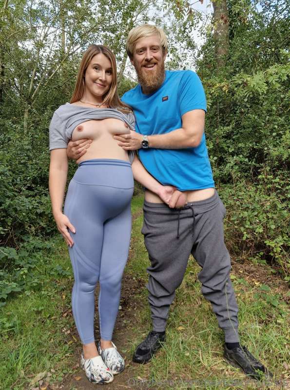 Naughty couple out in nature 😈💞 We love to play outdoors 😏 W.. 2
