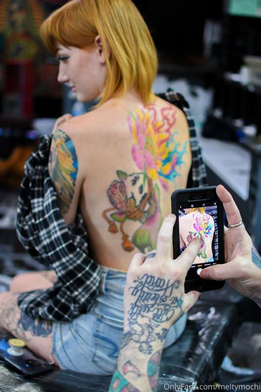 Some wholesome pictures of me at my last tattoo appointment .. 6