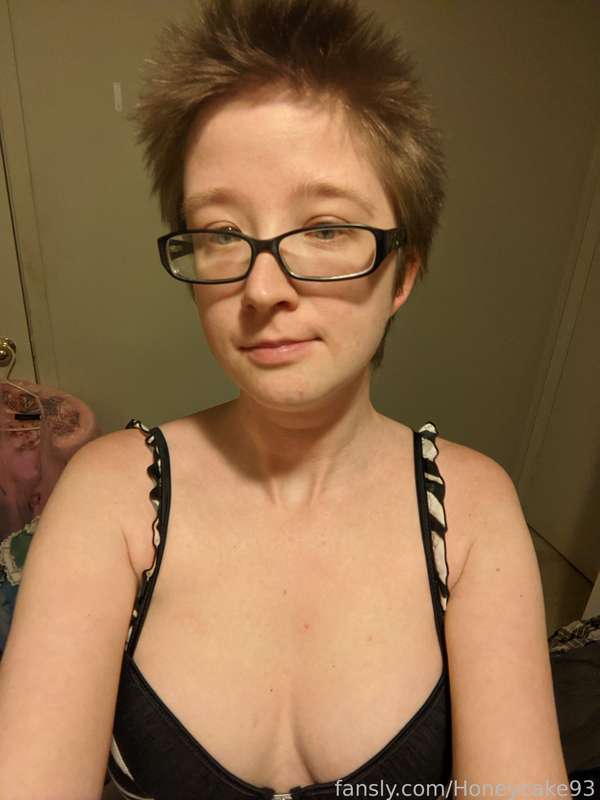 Honeycake93 - Fansly - 02 Mar, 2023