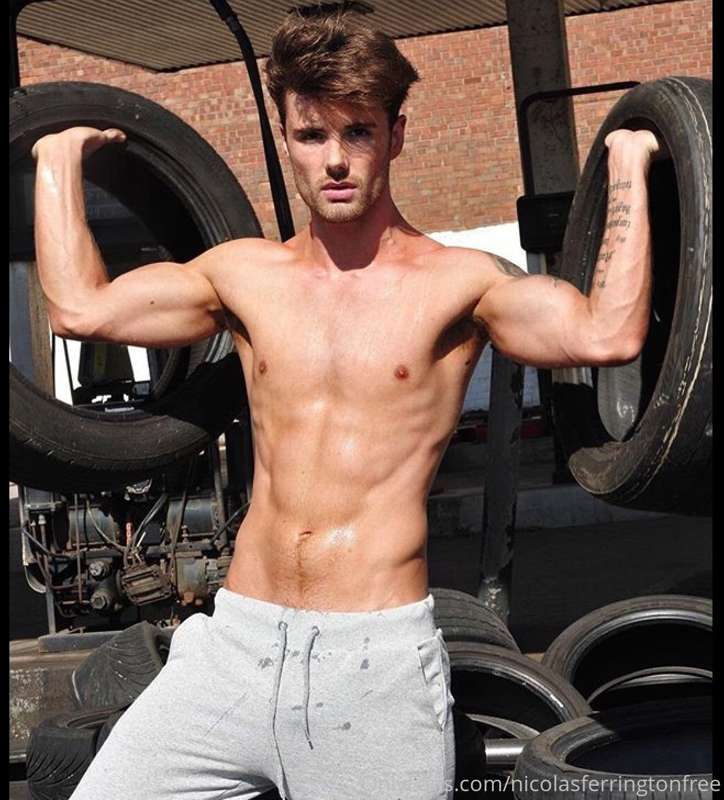 Wow! @mrarronlowevip on 50% discount!

Unlock over 600 🔞🔞 po.. 1