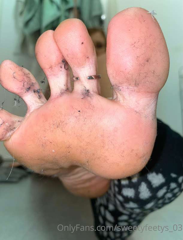 Someone needs to lick them clean … now 😈