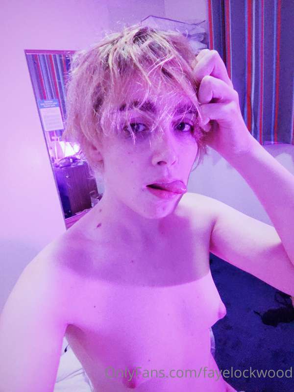 Some hotel nudes for you!! 2