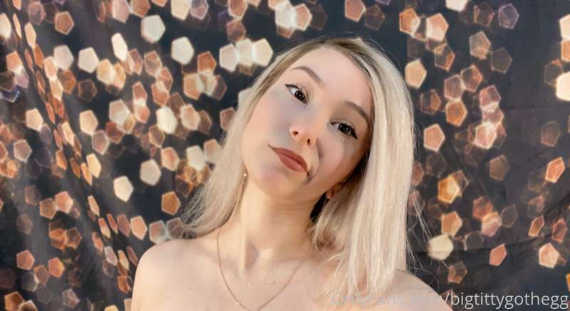 Hi cuties! I’m turning 22 today!! Yay! Gonna hang out with m.. 2