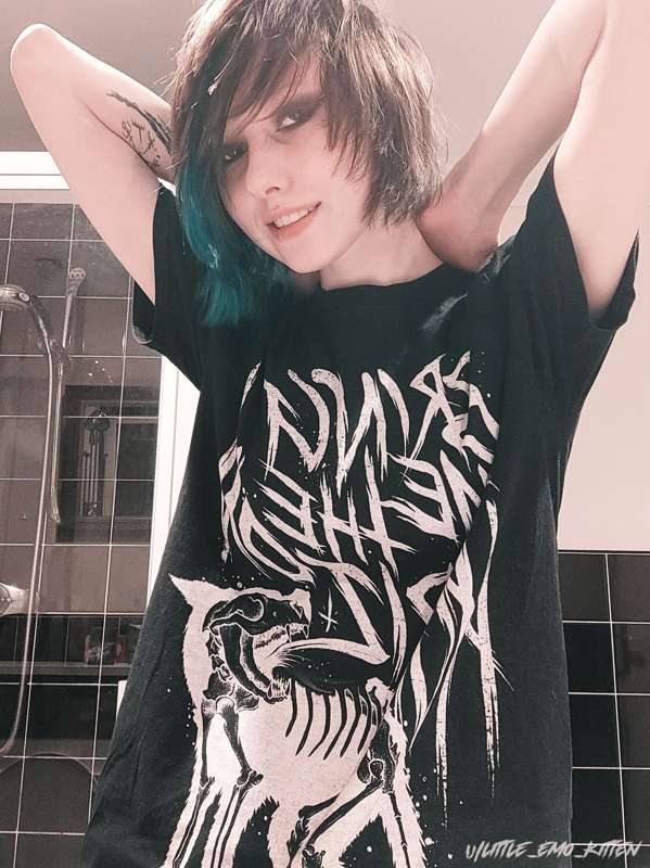 Little_Emo_Kitten - Fansly - 08 May, 2022