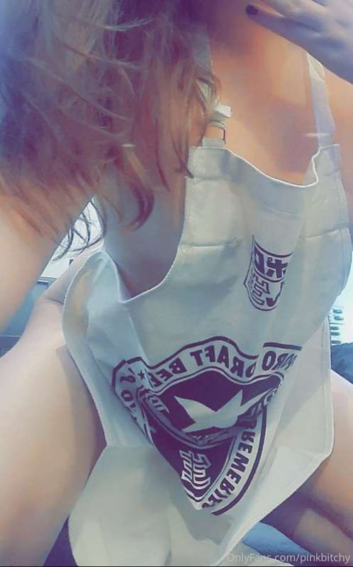 got a new apron for cooking or painting i havent decideed.. 3