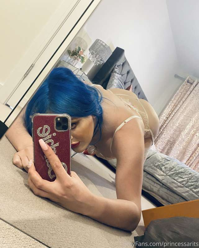 I bet your cock just got hard didn’t it 
Let’s fuck and watc.. 1