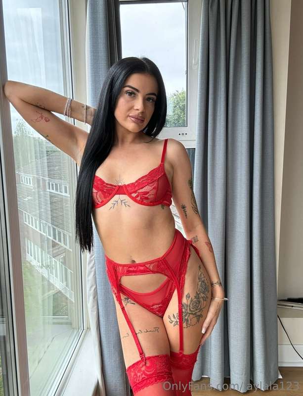 Which colour babe? 😘 x 2