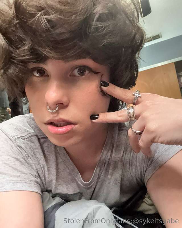 Just a random photo drop of me recently (SFW) :3  3