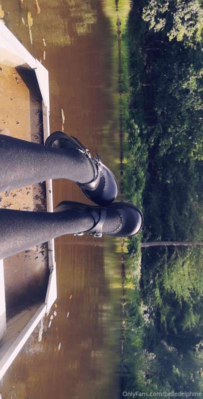 I started my outdoor adventure today and I found a lil boat!.. 22
