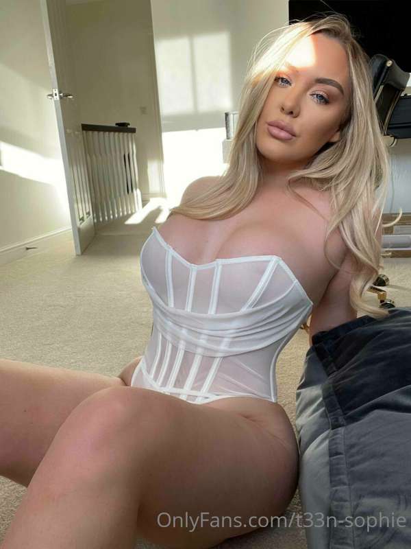Would you have a threesome with @lexiraex and me? 😈
-
#ad
