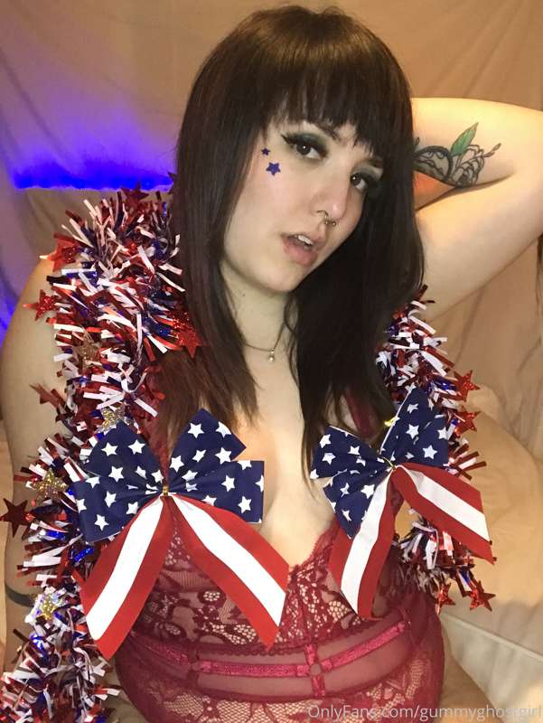 Happy 4th of July! ❤️🤍💙 (we’re all gonna pretend this wasn’t.. 20