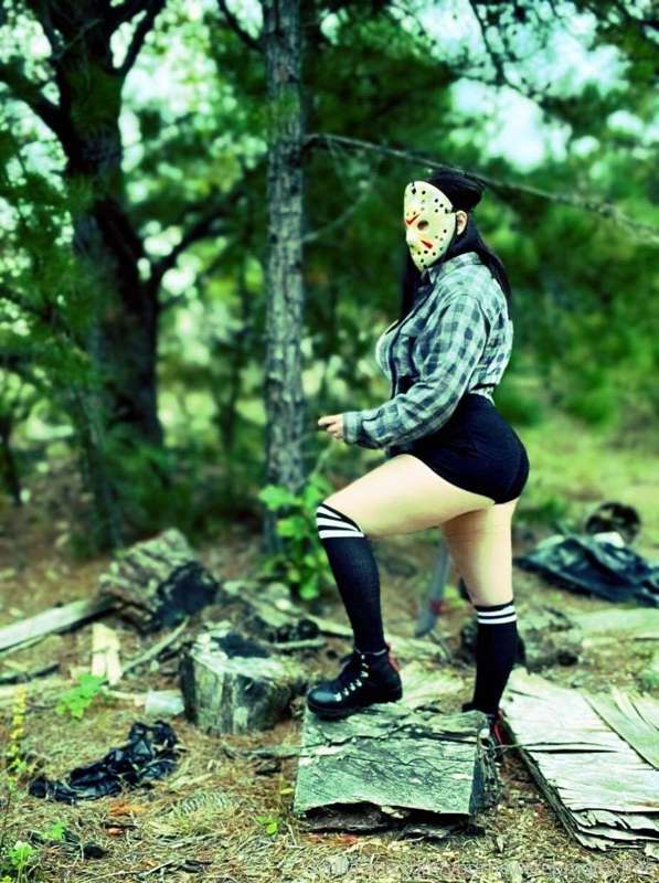 I just love spooky season! 

Y’all I’m so proud of these pic..