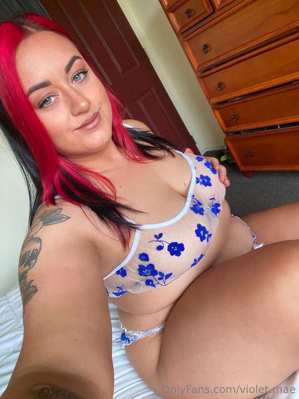 Are you a lover of big boobs and thick thighs? 🙈 Just asking..