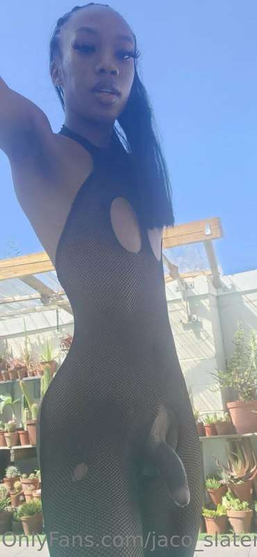 My face pretty, my ass fat and my dick big