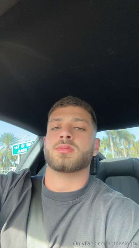 😜