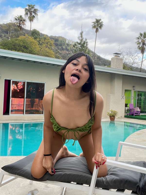 I think the top doesn’t fit 😝 6
