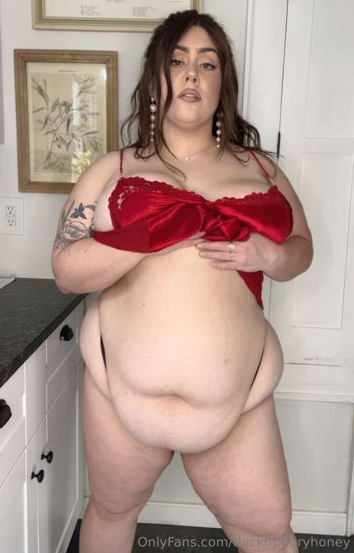 I didn’t even ask to be this fat and hot 9