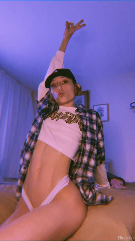 You like when i spread it for you ? 😘 3