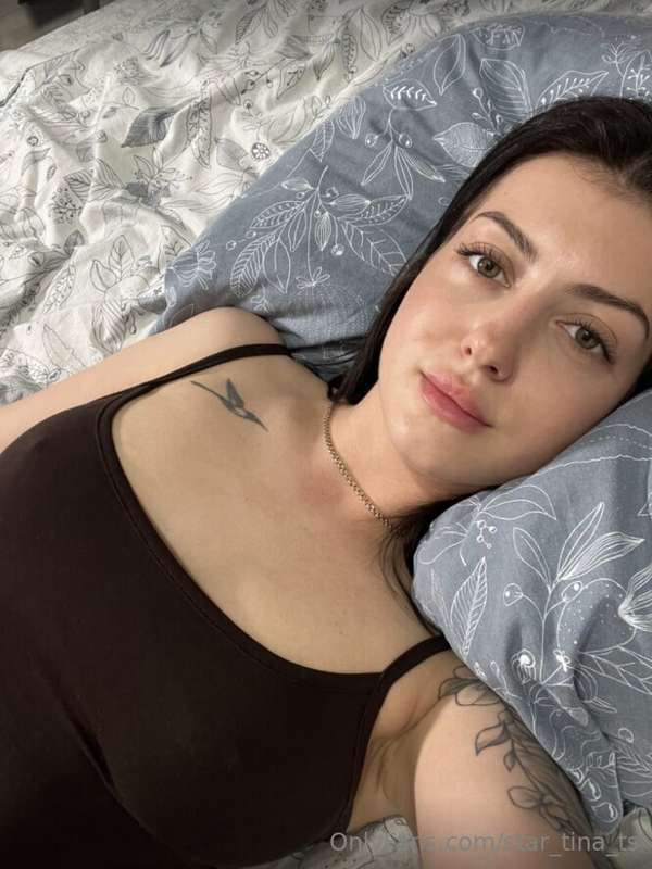 Hi! I'm @annavee 💎Are you ready to see my boobs? 🔞I'll thank..