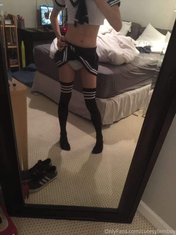 my first ever photoset, its embarrassing >.< but it's cute t.. 10