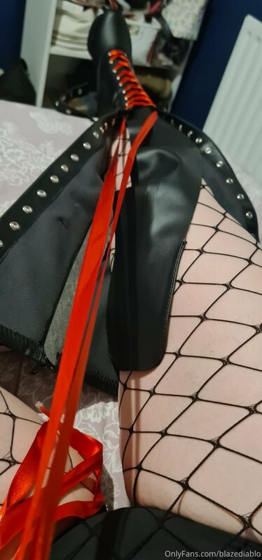 How long do you think it took to lace myself into one of the.. 2